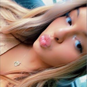 Meet your Posher, Bella